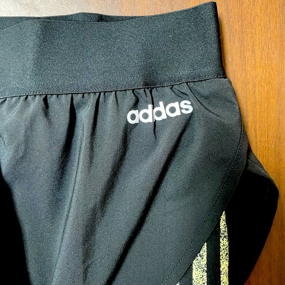 Adidas running shorts, great condition - Picture 3 of 8